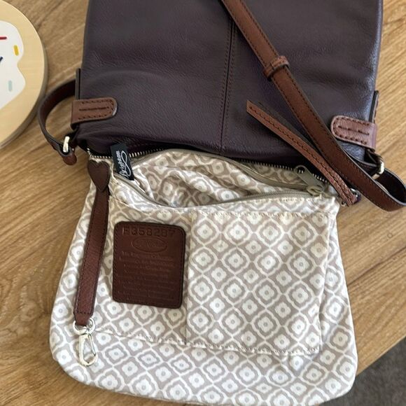 Brighton Dark Purple/Brown Leather Built in Organizer Wallet Crossbody Bag Purse - Picture 4 of 16